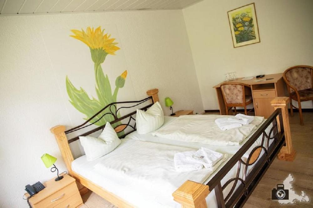 Kraeuterbaude Hotel Saupsdorf ภายนอก รูปภาพ