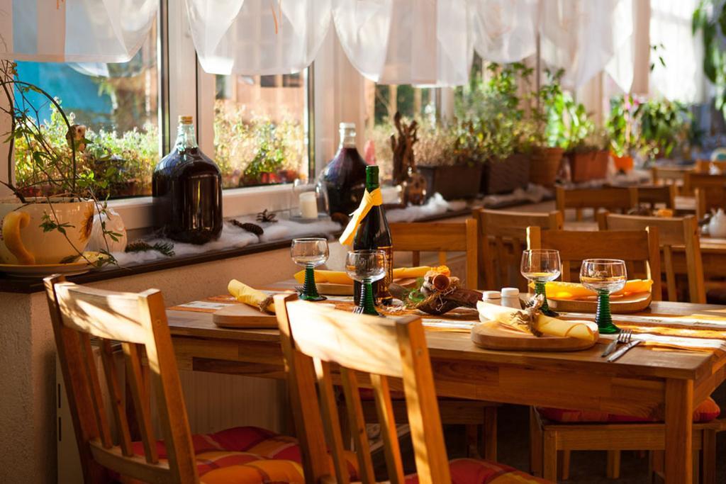 Kraeuterbaude Hotel Saupsdorf ภายนอก รูปภาพ